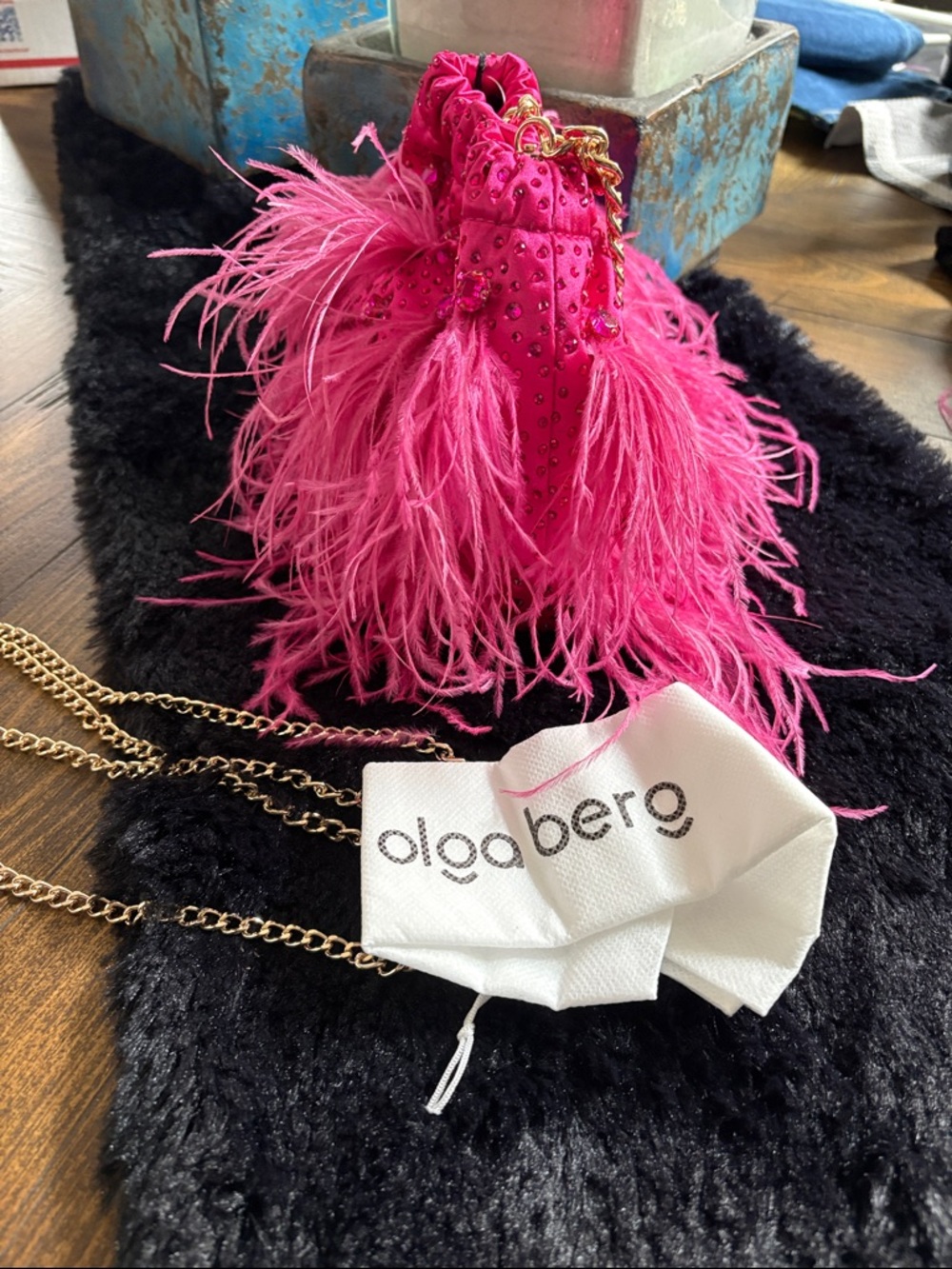 Olga Berg Livvy Fuchsia Feather Pouch NWT - Picture 10 of 11